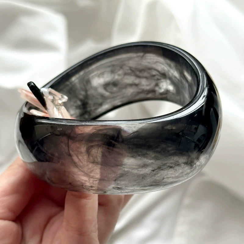 Wholesale Simple Resin Color Irregular S-shaped Wide Bracelet